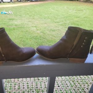 Girls brown boots size 5